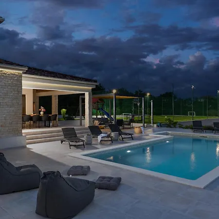 Lumi Zadarvillas *