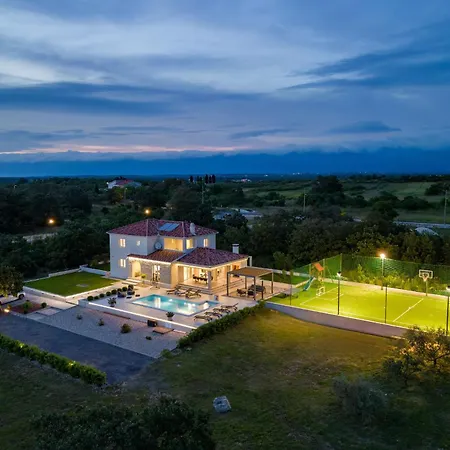 Lumi Zadarvillas *