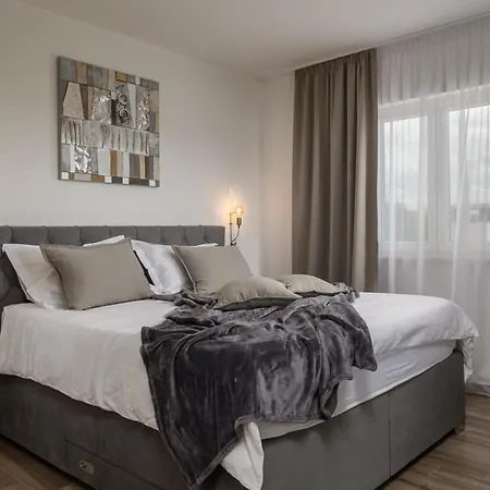 Lumi Zadarvillas *