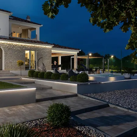 Lumi Zadarvillas * Murvica (Policnik)