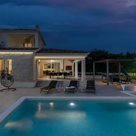 Lumi Zadarvillas